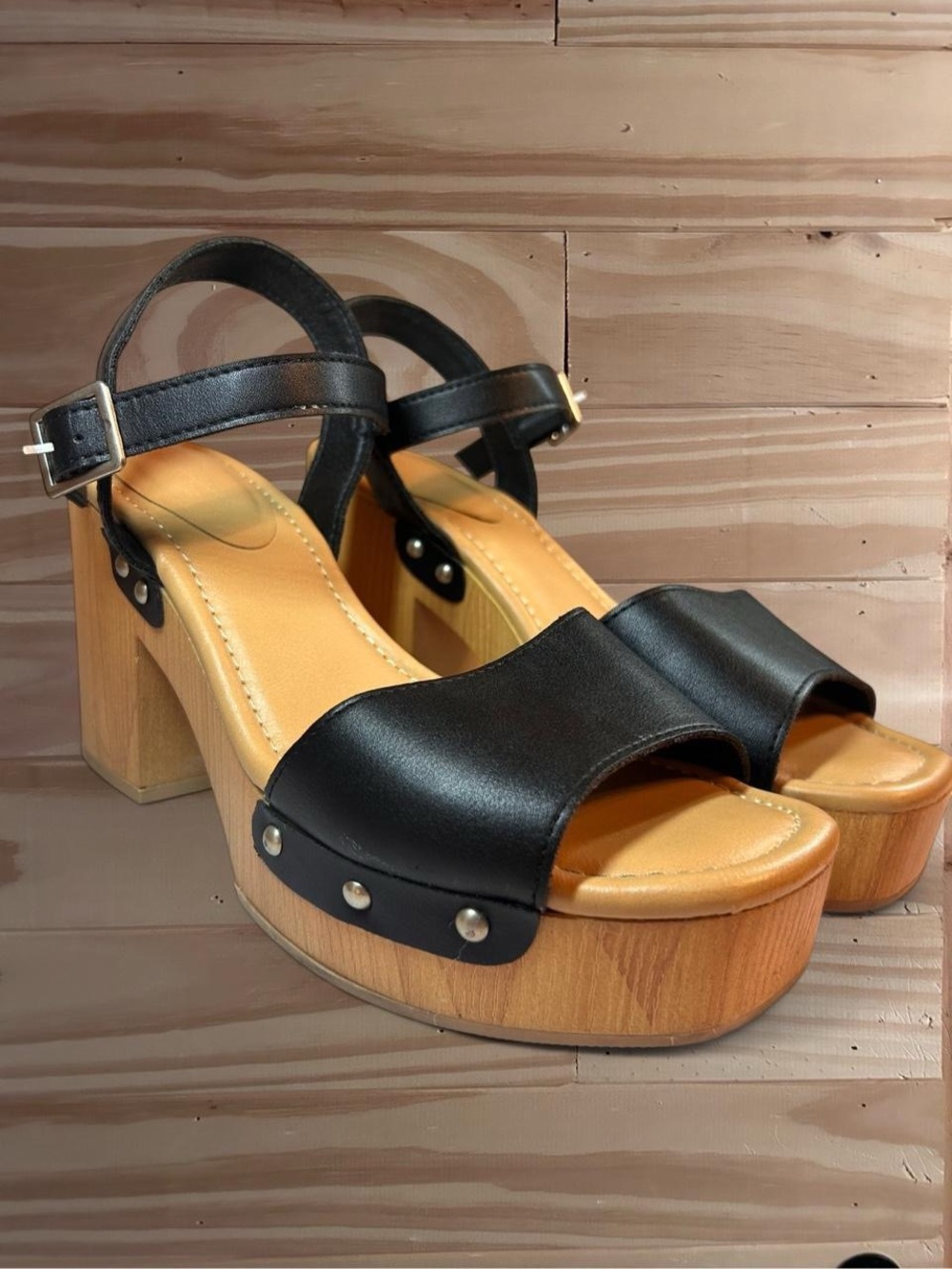 Universal Thread Black Platform Clogs with Leather Straps Size 8.5